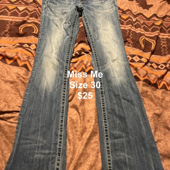 Jeans- Guess, Miss me, Flares, Levi’s - Picture 3 of 11